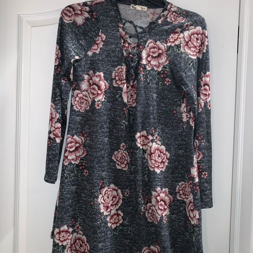 Long sleeve rose dress. Cross strings over v neck area.